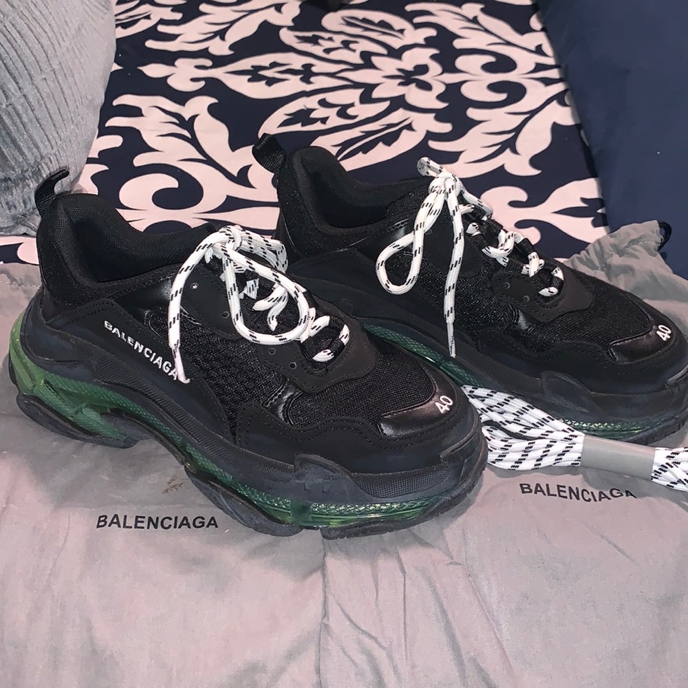 AUTHENTIC BALENCIAGA TRIPLE S‼️🖤💚